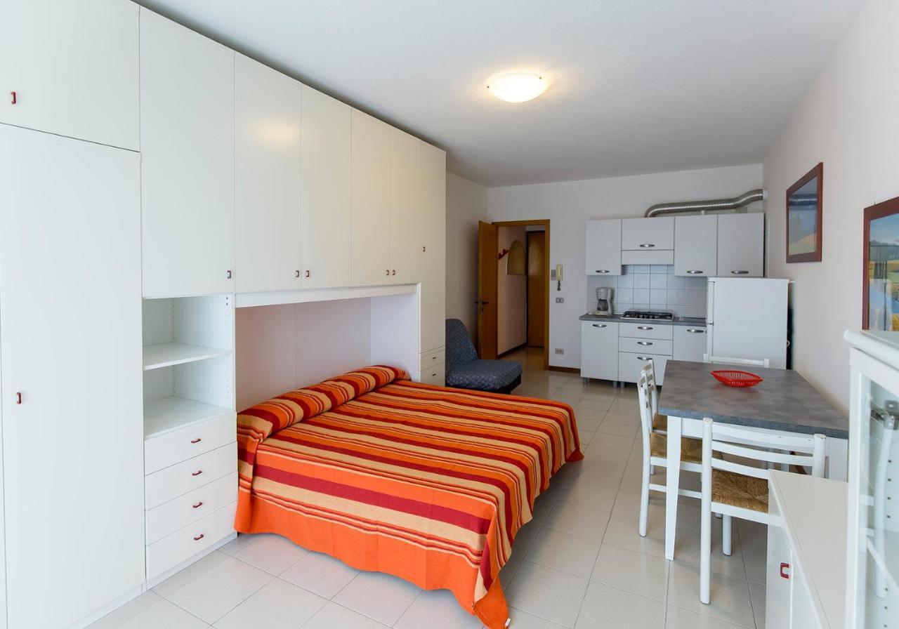 Apartament With Swimming Pool Appartement Caorle Buitenkant foto