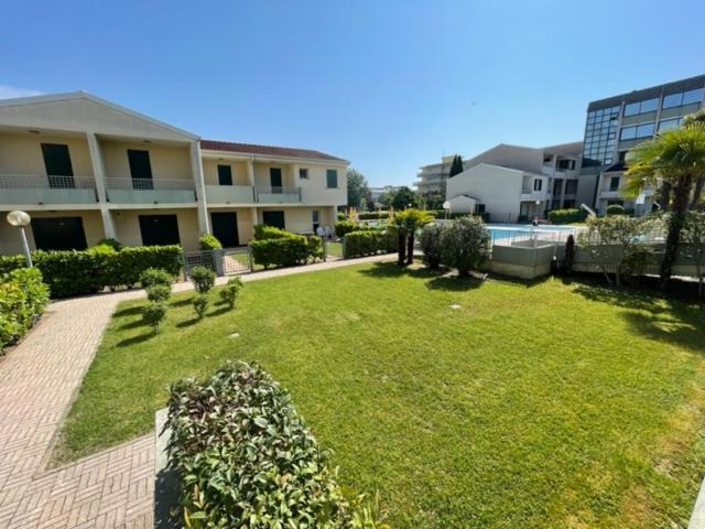 Apartament With Swimming Pool Appartement Caorle Buitenkant foto